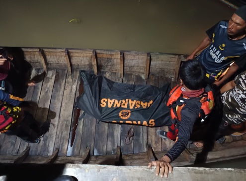 Tim SAR, BPBD Langkat dan warga temukan jasad korban tenggelam Tim SAR, BPBD Langkat dan warga temukan jasad korban tenggelam