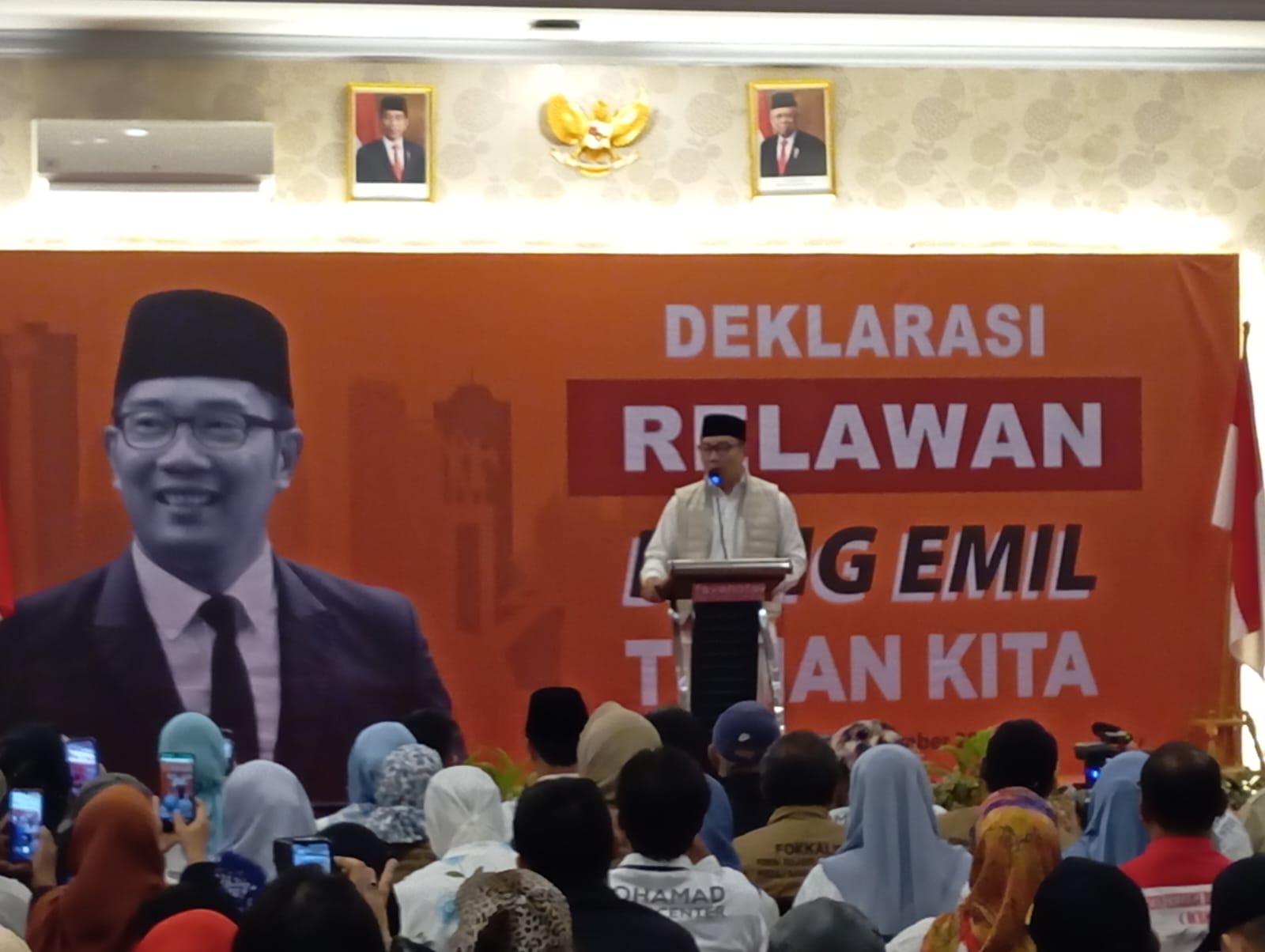 Calon Gubernur Jakarta Ridwan Kamil mendapatkan dukungan dari 64 kelompok relawan Jakarta Calon Gubernur Jakarta Ridwan Kamil mendapatkan dukungan dari 64 kelompok relawan Jakarta
