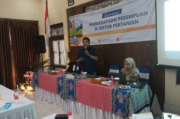Tim Riset UNAIR paparkan potret pemberdayaan petani perempuan di Probolinggo Tim Riset UNAIR paparkan potret pemberdayaan petani perempuan di Probolinggo
