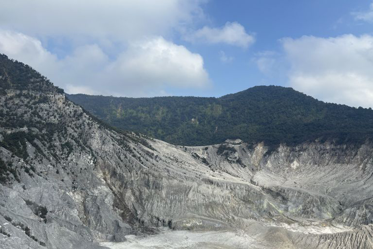 Kebakaran hutan di Gunung Tangkuban Perahu sudah padam Kebakaran hutan di Gunung Tangkuban Perahu sudah padam
