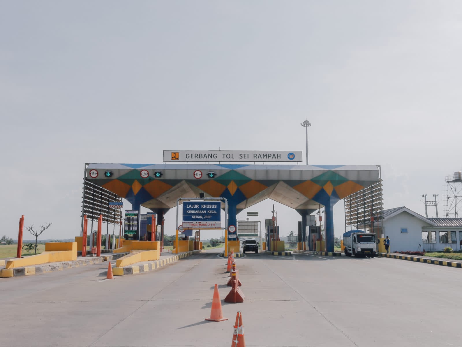 Dukung PON XXI 2024, PT JMKT lakukan penutupan sementara Gerbang Tol Sei Rampah Dukung PON XXI 2024, PT JMKT lakukan penutupan sementara Gerbang Tol Sei Rampah