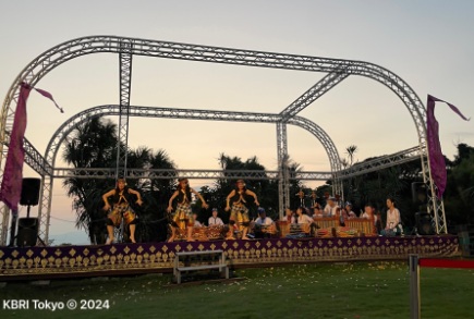 Gamelan Bali dan Tarian Nusantara hibur pengunjung Enoshima Bali Sunset 2024 Gamelan Bali dan Tarian Nusantara hibur pengunjung Enoshima Bali Sunset 2024