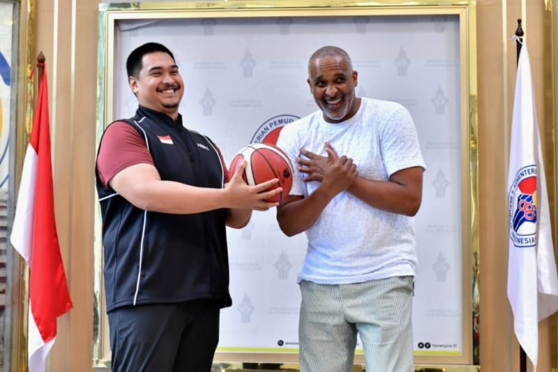 Menpora sambut gembira Phil Handy melatih pelatih basket Indonesia Menpora sambut gembira Phil Handy melatih pelatih basket Indonesia
