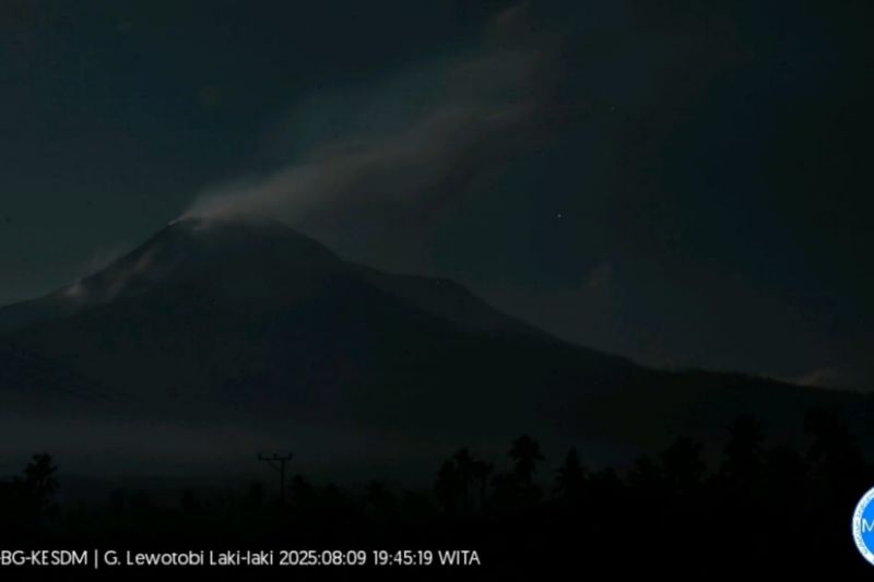 Gunung Lewotobi Laki-laki tiga kali erupsi pada 8-9 Agustus 2025