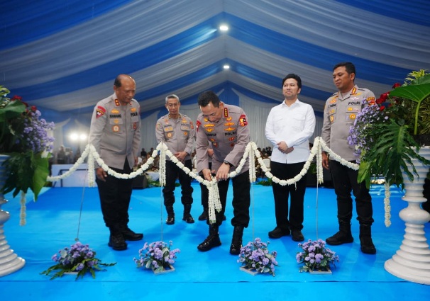 Hadiri groundbreaking di Sidoarjo, Kapolri sebut Polri sudah miliki 458 SPPG Hadiri groundbreaking di Sidoarjo, Kapolri sebut Polri sudah miliki 458 SPPG