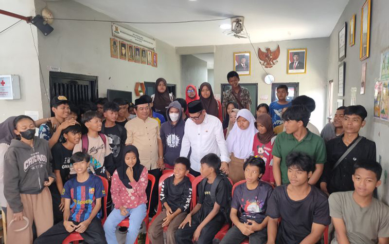 20 anak putus sekolah di Jakarta Barat bisa kembali belajar