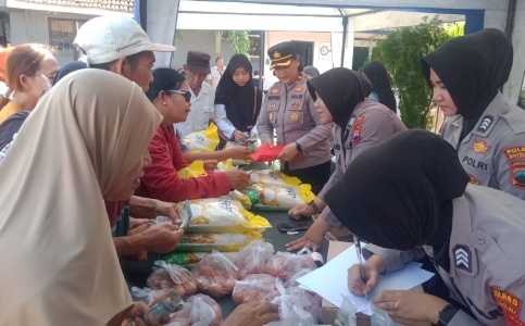 Ratusan warga serbu Gerakan Pangan Murah di Banyudono Ratusan warga serbu Gerakan Pangan Murah di Banyudono