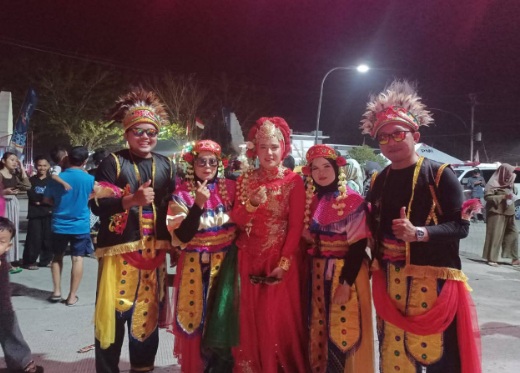 Brebes Carnival Night sukses digelar, ribuan warga padati jalur karnaval Brebes Carnival Night sukses digelar, ribuan warga padati jalur karnaval