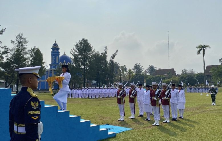 76 calon Paskibraka ikuti latihan gabungan jelang HUT Ke-80 RI 76 calon Paskibraka ikuti latihan gabungan jelang HUT Ke-80 RI