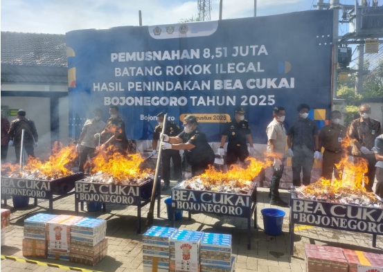 Bea Cukai Bojonegoro musnahkan 8,5 juta batang rokok ilegal senilai Rp12 miliar