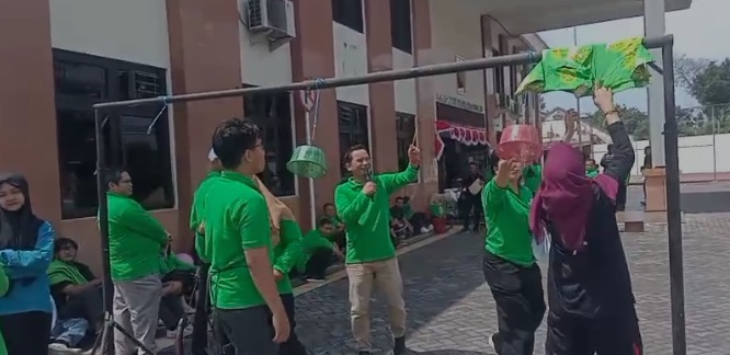Pegawai PN Salatiga ceria ikuti lomba HUT Kemerdekaan ke-80 RI Pegawai PN Salatiga ceria ikuti lomba HUT Kemerdekaan ke-80 RI