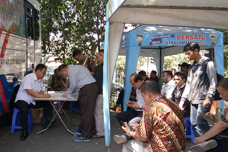 Layanan SIM keliling tersedia di lima lokasi di DKI Jakarta Layanan SIM keliling tersedia di lima lokasi di DKI Jakarta