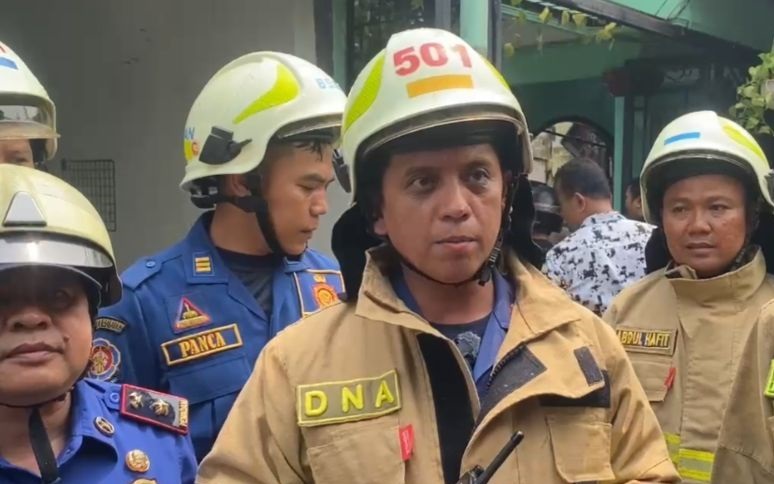 Kebakaran rumah di Ciracas Jaktim diduga akibat arus pendek listrik Kebakaran rumah di Ciracas Jaktim diduga akibat arus pendek listrik