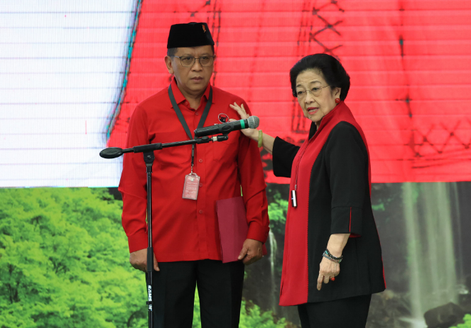Megawati lantik Hasto Kristiyanto sebagai Sekjen DPP PDIP dan 8 pengurus DPP masa bakti 2025-2030 Megawati lantik Hasto Kristiyanto sebagai Sekjen DPP PDIP dan 8 pengurus DPP masa bakti 2025-2030