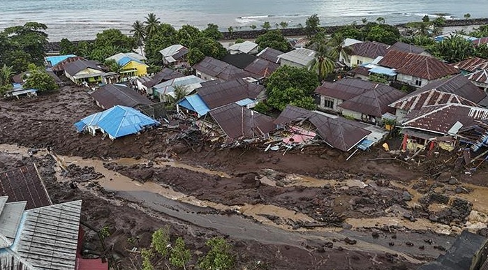 25 Agustus 2024: 13 orang tewas diterjang banjir bandang di Kota Ternate 25 Agustus 2024: 13 orang tewas diterjang banjir bandang di Kota Ternate