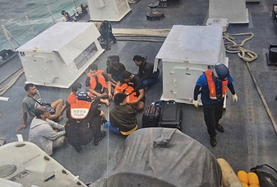 Bakamla RI - Korea Coast Guard selamatkan 8 ABK WNI dari dugaan TPPO di Korsel Bakamla RI - Korea Coast Guard selamatkan 8 ABK WNI dari dugaan TPPO di Korsel