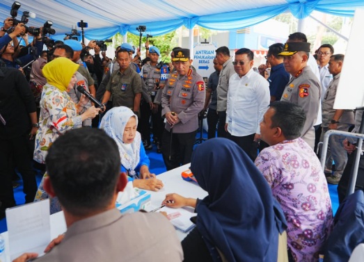 Polri dan Bulog kick-off Gerakan Pangan Murah Serentak di seluruh Indonesia Polri dan Bulog kick-off Gerakan Pangan Murah Serentak di seluruh Indonesia