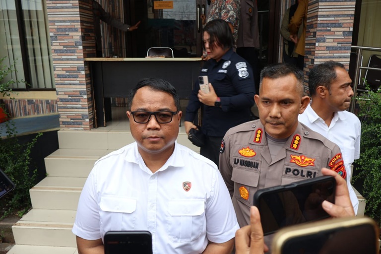 Polda Sulut limpahkan 5 tersangka dan barang bukti korupsi dana hibah GMIM ke Kejaksaan