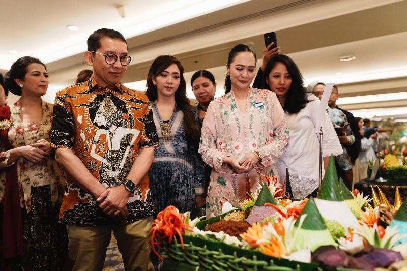 Dorong tumpeng eksis global, Menbud: Tumpeng simbol identitas budaya Dorong tumpeng eksis global, Menbud: Tumpeng simbol identitas budaya