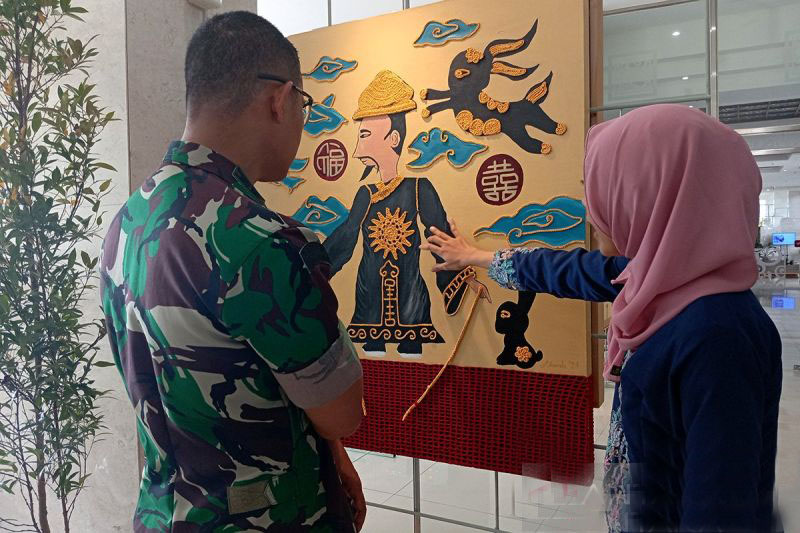 Memaknai kebahagiaan melalui karya seni lukis