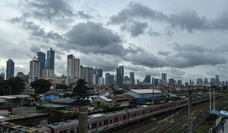BMKG prakiraan awan tebal gelayuti Monas saat perayaan HUT RI BMKG prakiraan awan tebal gelayuti Monas saat perayaan HUT RI