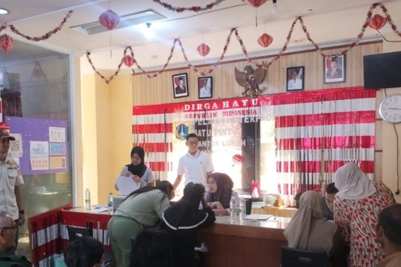 Pemprov salurkan Kartu Lansia Jakarta kepada 60 warga Tamansari