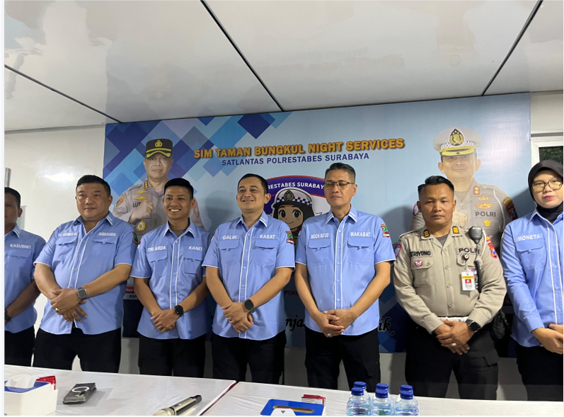 SIMANISlayanan  perpanjangan SIM saat malam hari dan akhir pekan di Surabaya