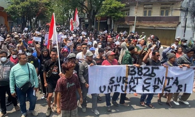 Ribuan warga Pati kirim surat ke KPK Ribuan warga Pati kirim surat ke KPK