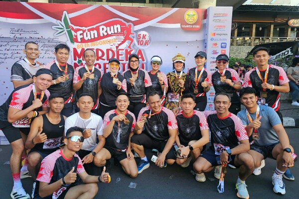 PJU dan personel Polda Sulut meriahkan Perwosi Fun Run Hari Kemerdekaan RI ke-80 PJU dan personel Polda Sulut meriahkan Perwosi Fun Run Hari Kemerdekaan RI ke-80