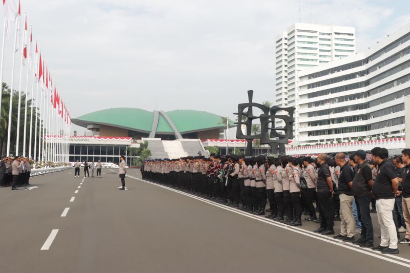Sebanyak 1.145 personel disiagakan kawal unjuk rasa di DPR Sebanyak 1.145 personel disiagakan kawal unjuk rasa di DPR