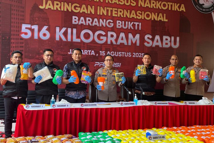 Polda Metro tangkap tujuh tersangka peredaran narkoba internasional Polda Metro tangkap tujuh tersangka peredaran narkoba internasional
