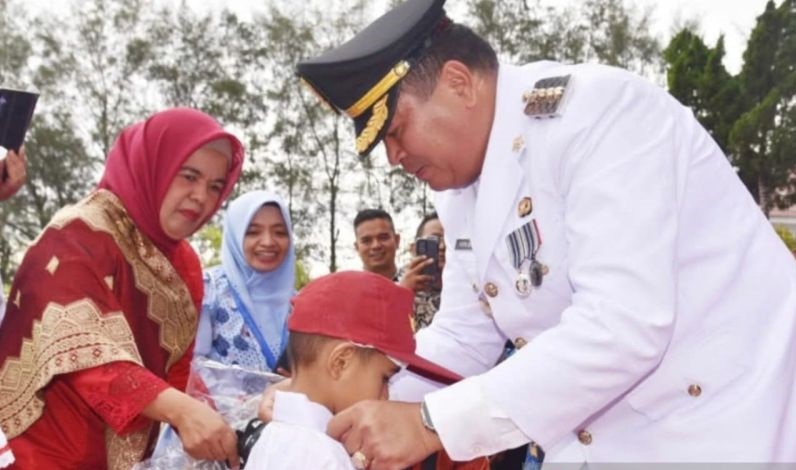 Pariaman mulai bagikan seragam sekolah gratis untuk 1.371 siswa SD Pariaman mulai bagikan seragam sekolah gratis untuk 1.371 siswa SD