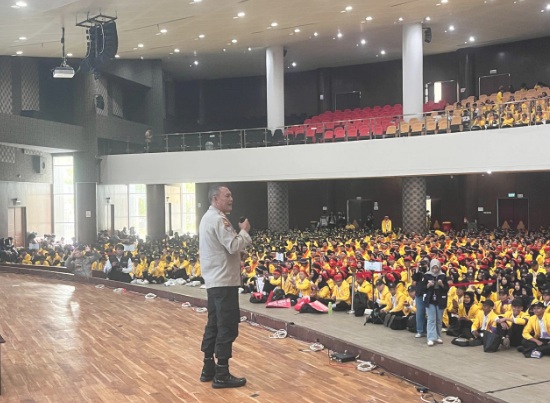 Dirbinmas Polda Kalsel ajak mahasiswa baru ULM Banjarbaru jauhi narkoba, miras dan judi Dirbinmas Polda Kalsel ajak mahasiswa baru ULM Banjarbaru jauhi narkoba, miras dan judi