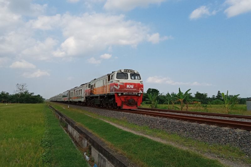 Daop Jember operasikan KA Mutiara Timur Tambahan jelang HUT RI Daop Jember operasikan KA Mutiara Timur Tambahan jelang HUT RI