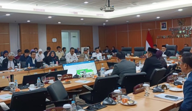 Guru sekolah swasta di Jakarta bakal terima subsidi dana pendidikan Guru sekolah swasta di Jakarta bakal terima subsidi dana pendidikan