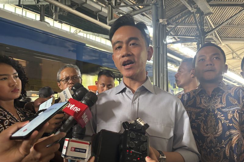 Soal gerbong perokok, Gibran sebut ruang laktasi bayi lebih prioritas Soal gerbong perokok, Gibran sebut ruang laktasi bayi lebih prioritas