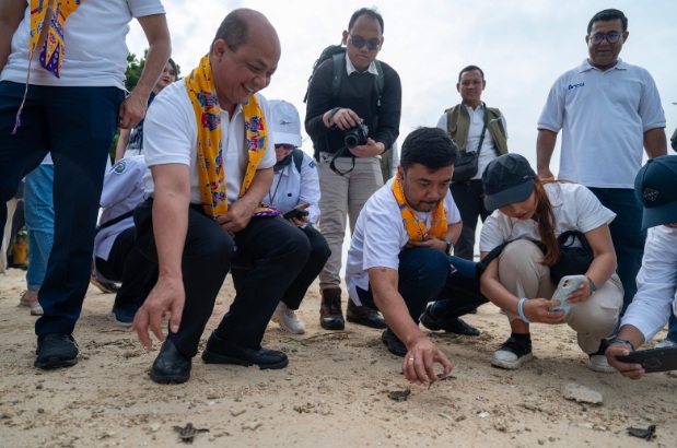 PT PJ Ancol dan BKSDA DKI lepasliarkan tukik penyu sisik di Pulau Bidadari  PT PJ Ancol dan BKSDA DKI lepasliarkan tukik penyu sisik di Pulau Bidadari Â