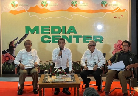 Kemenhut tetapkan SOP baru sebelum mendaki Gunung Rinjani Kemenhut tetapkan SOP baru sebelum mendaki Gunung Rinjani