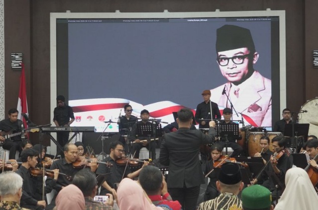 Bukittinggi Orchestra meriahkan puncak perayaan 123 tahun Bung Hatta Bukittinggi Orchestra meriahkan puncak perayaan 123 tahun Bung Hatta