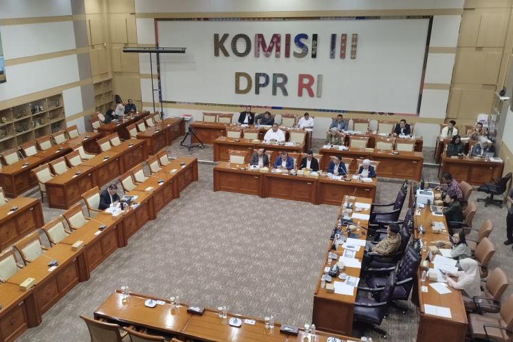 Calon tunggal Hakim MK punya misi tak akan buat putusan kontroversi Calon tunggal Hakim MK punya misi tak akan buat putusan kontroversi