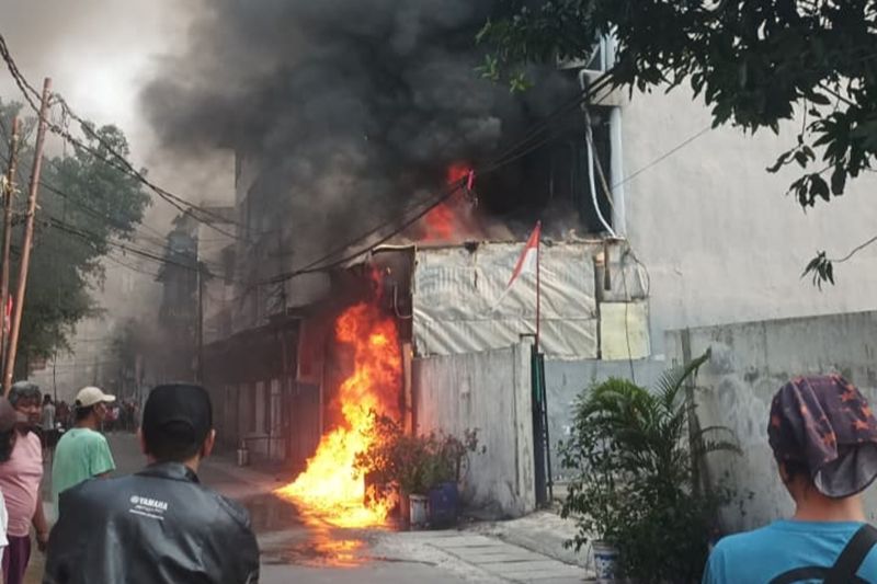 Kebakaran landa ruko di Grogol Petamburan Jakbar