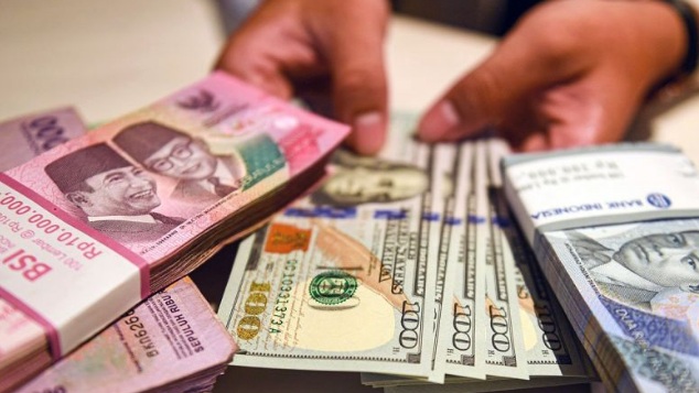 Rupiah ditutup melemah di tengah pasar cermati arah kebijakan The Fed Rupiah ditutup melemah di tengah pasar cermati arah kebijakan The Fed
