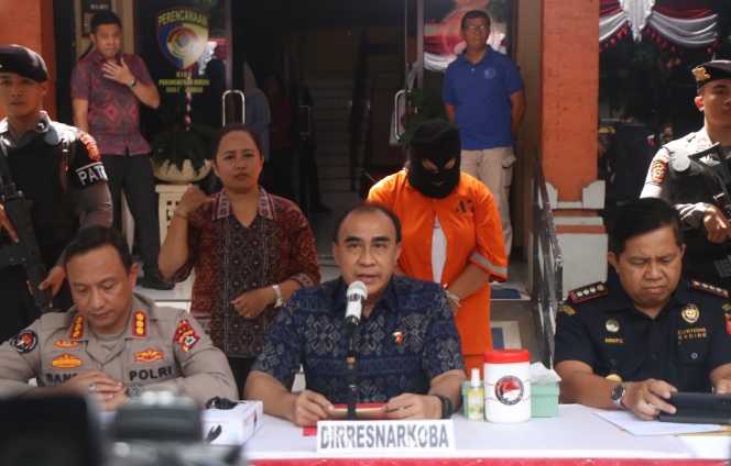 Polda Bali amankan WNA Peru terkait sindikat narkotika internasional Polda Bali amankan WNA Peru terkait sindikat narkotika internasionalÂ