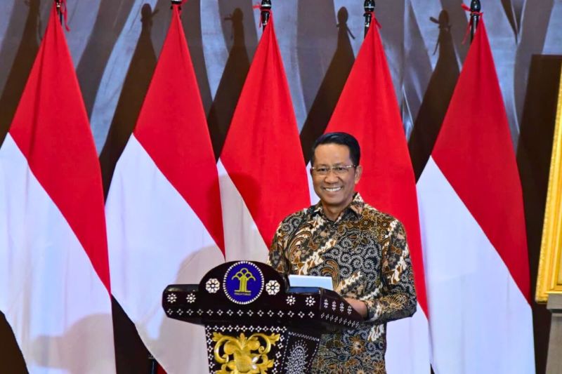 Menkum beri beasiswa sekolah dinas anggota Paskibraka Papua Barat Daya Menkum beri beasiswa sekolah dinas anggota Paskibraka Papua Barat Daya