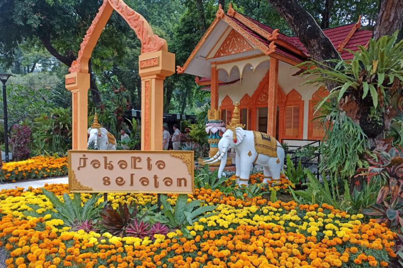 Ribuan bunga dan tanaman hias di Flona 2025