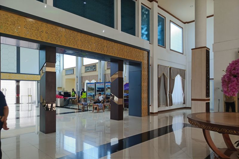 Penerbangan di bandara Jambi tertunda akibat jarak pandang terbatas