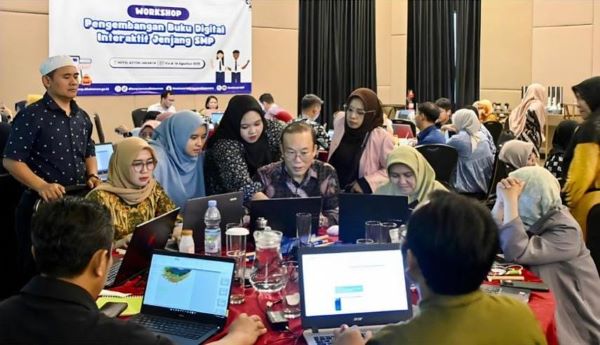 Puluhan guru SMP dari sejumlah daerah mengikuti workshop buku digital interaktif 