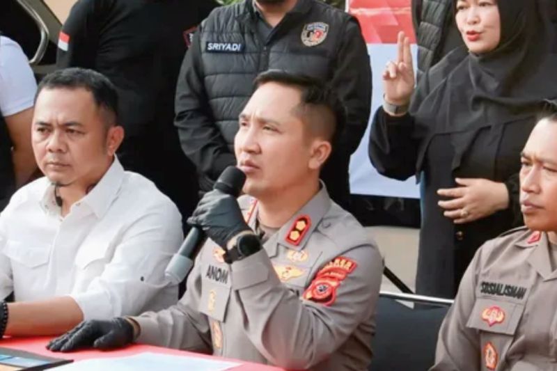 Polisi Purwakarta sita puluhan kartu ATM Polisi Purwakarta sita puluhan kartu ATM