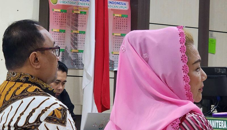 Hakim urung cabut hak politik Mbak Ita dan suaminya karena alasan usia