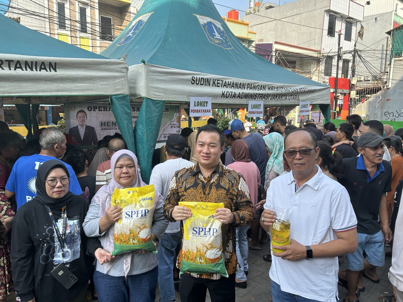 Operasi pasar murah di Pademangan diserbu warga Operasi pasar murah di Pademangan diserbu warga